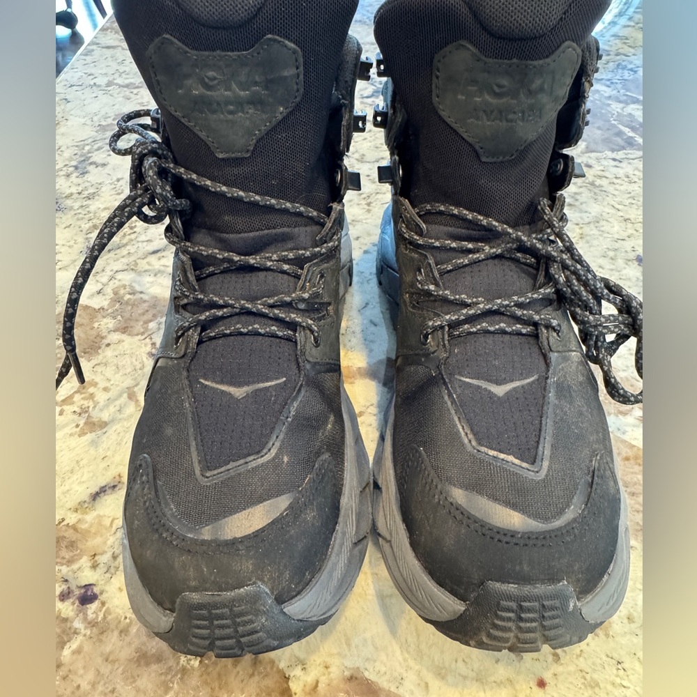 Hoka one Anacapa mid GTX hiking boot.  Vibram sole.
